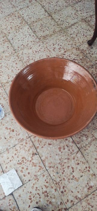 Alguidares de barro grandes (60–80 cm) – ótimos para uso tradicional