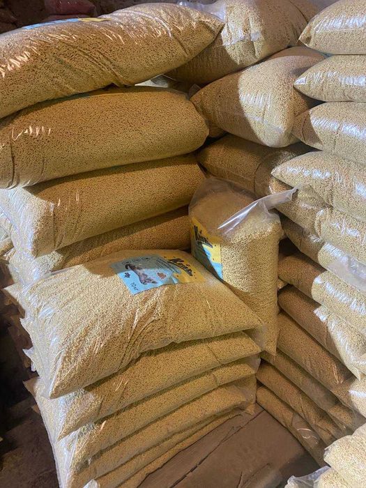 Наповнювач для котячого туалету 15 кг — натуральний, без хімії.