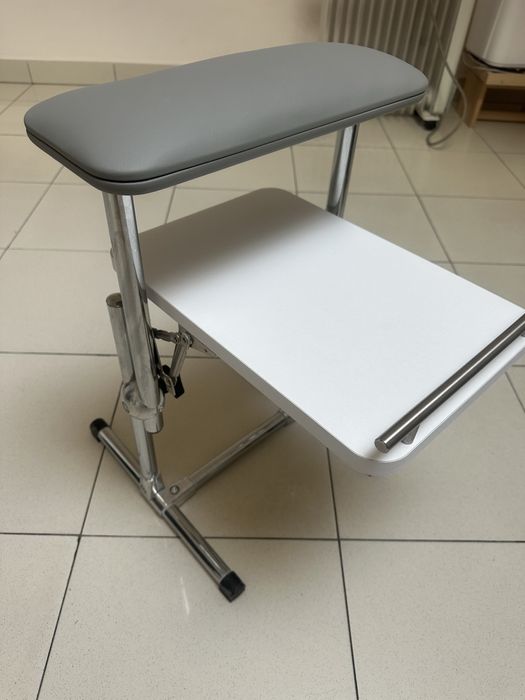 Продам підставку для педикюру