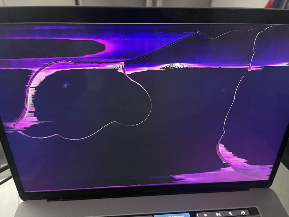 Macbook pro 2018 stan idealny