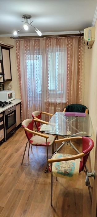 Продам 3 комнатную квартиру Таврический