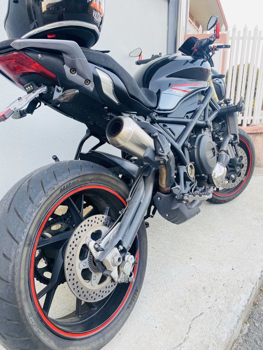 Vendo ou troco benelli 752 S