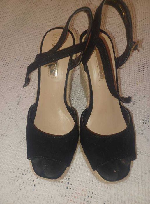 Sandálias de cunha pretas