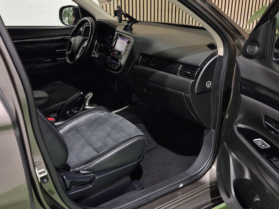 Mitsubishi Outlander 2.0PHEV 4WD - 100.000KM | GARANTIA | NACIONAL - Hibrido Plug-in