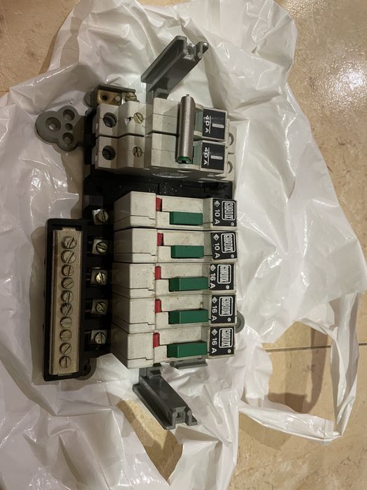 40A Circuit Breaker64752049881987122