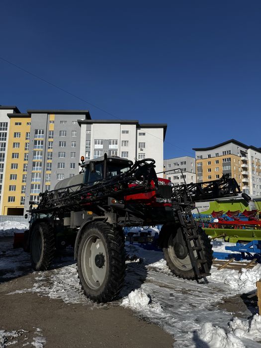 Обприскувач самохідний оприскувач Massey Ferguson 9335