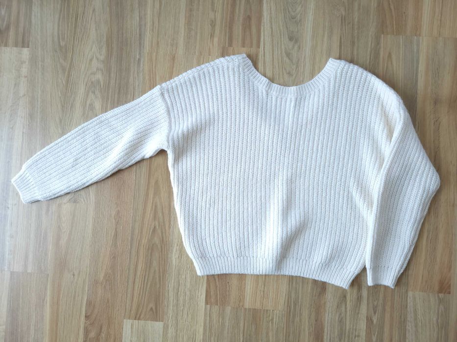 Kremowy sweter reserved