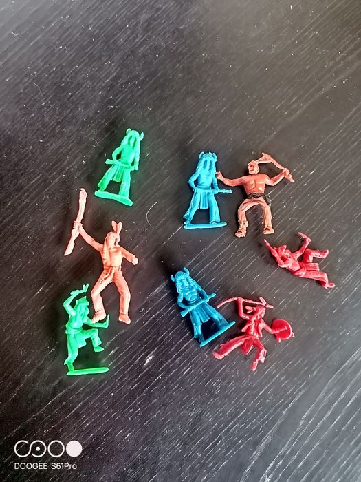 Lote soldados e western