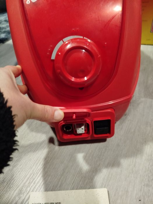 Máquina de limpeza a vapor com ferro de engomar