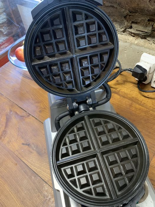 Màquina Profissional de Waffles Dupla Waring