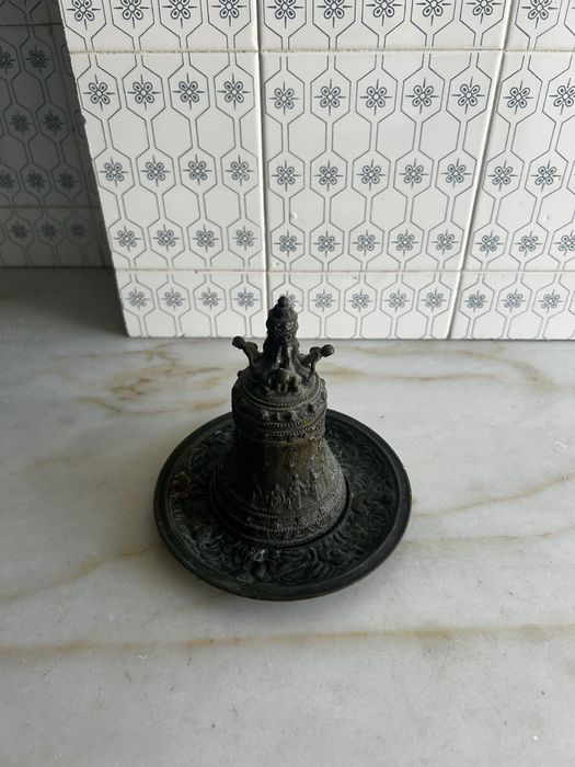 Sino De Mesa em Bronze, com Prato de Bronze