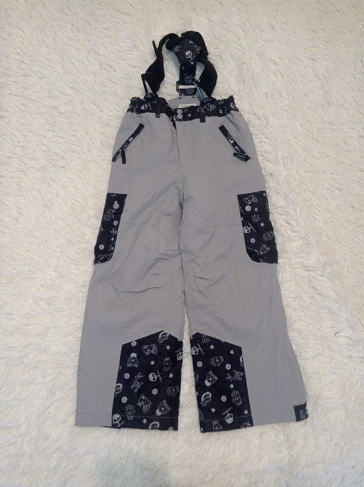 Сірий напівкомбінезон на весну, на дитину 4-5 років