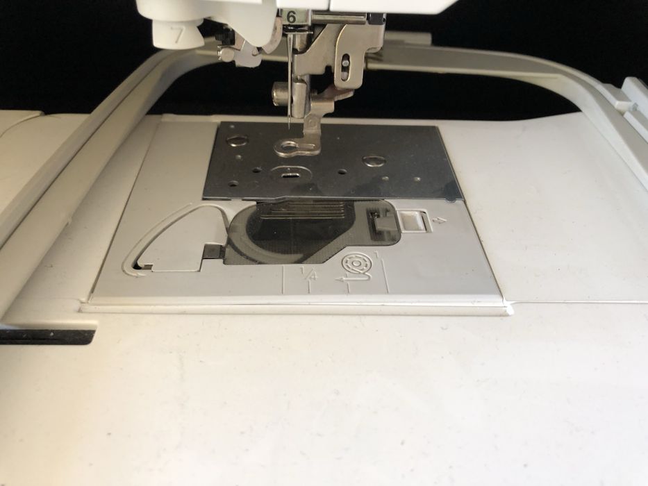 Вышивальная машинка Brother Innov is 700E II