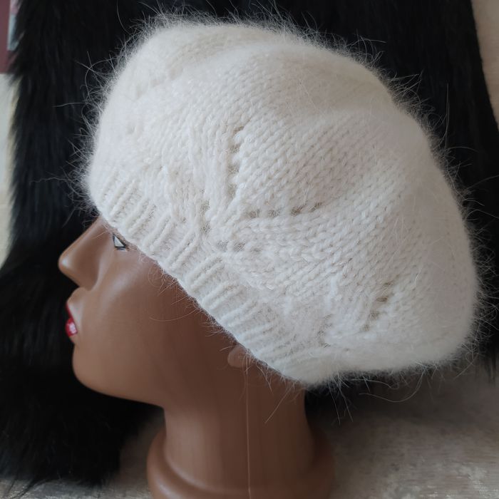 Розпродаж!!! Берет із пуха норки білий