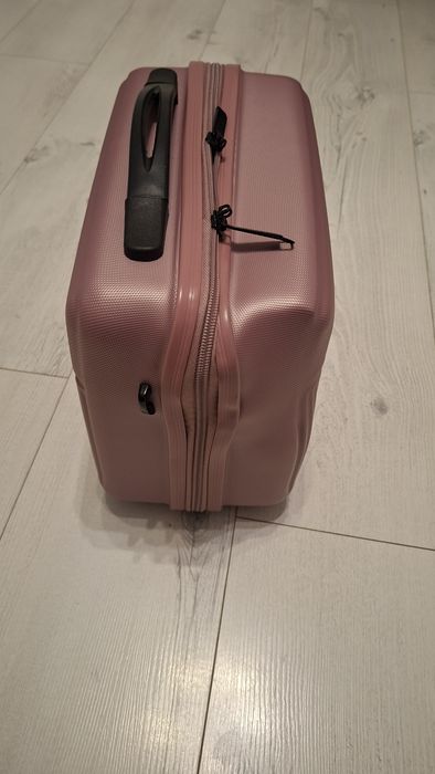 Kosmetyczka kuferek