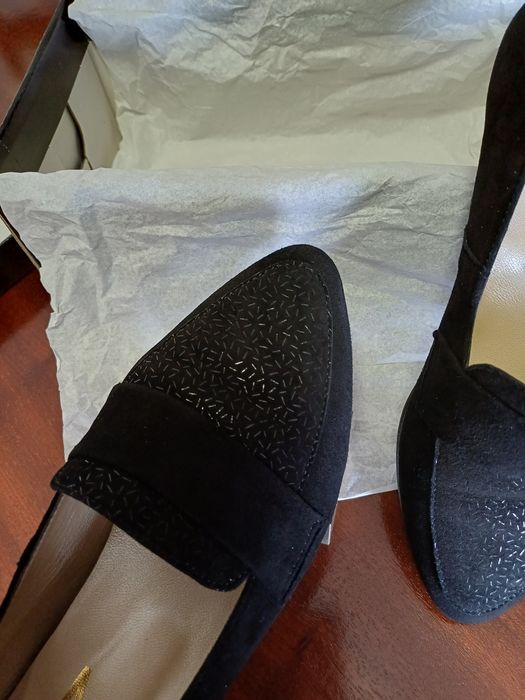 Sapatos pretos camurça