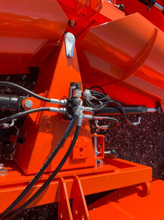 Duży mocny pług do śniegu do tura tuza skladany Metal Technik Dostawa