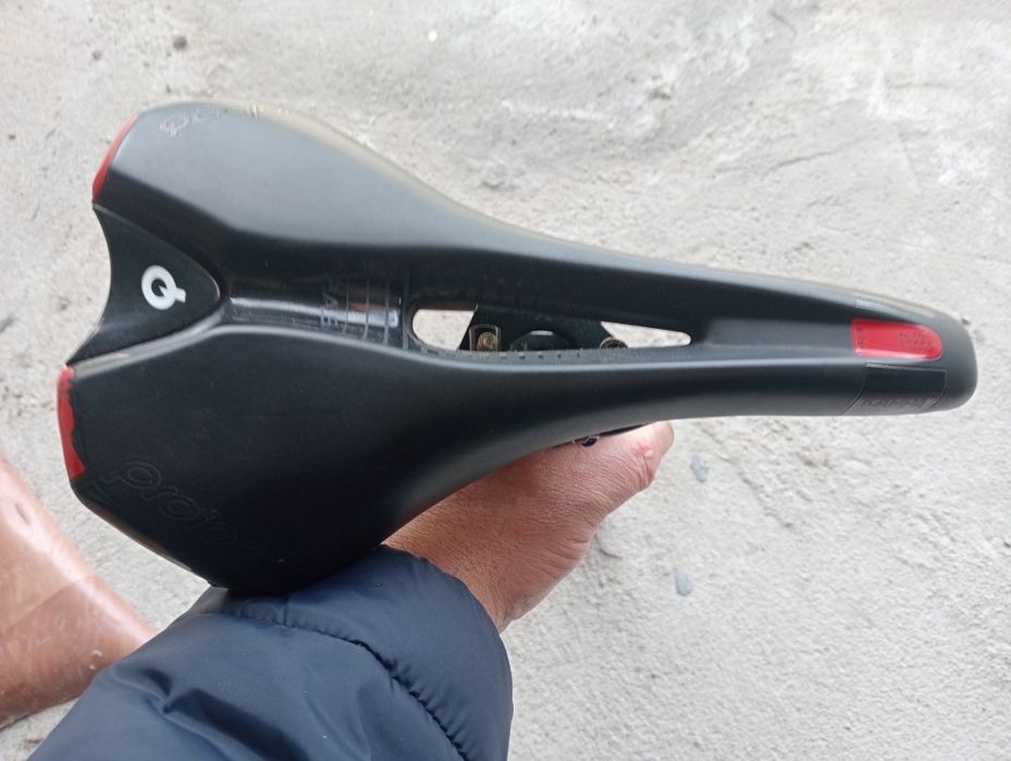 Espigão FSA em carbono e selim progolo