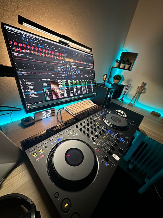 Controlador DJ AlphaTheta GRV-6 – Excelente estado (garantía vigente)