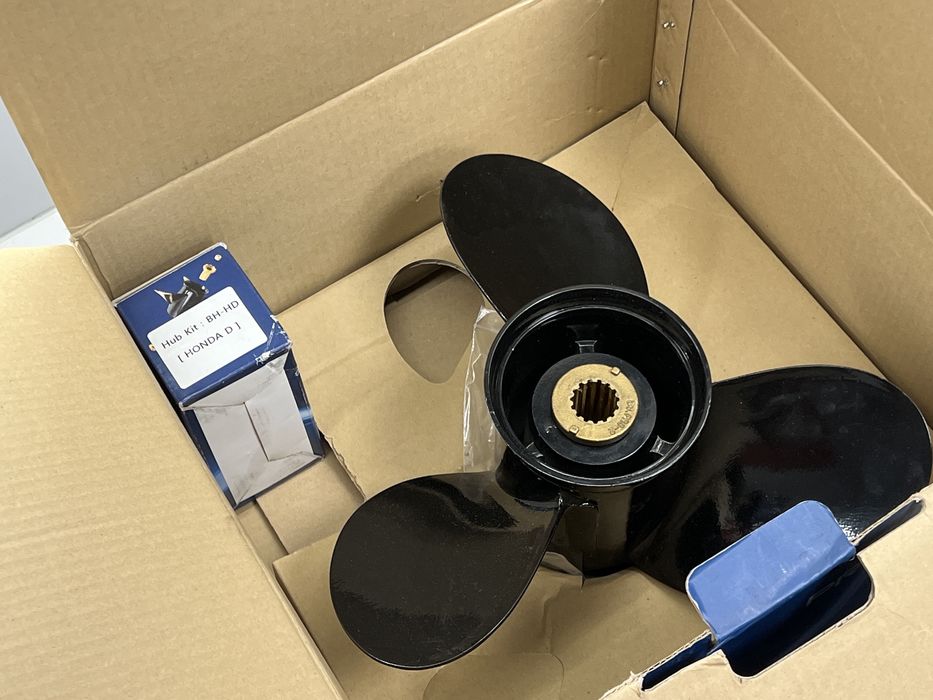 Śruba do silnika zaburtowego 13 1/4 x 17