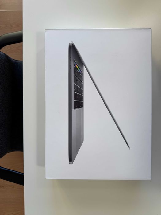 MacBook Pro 15” (2017) — Core i7 3.1 Touch Bar | 16GB RAM | 256GB64283952509825122