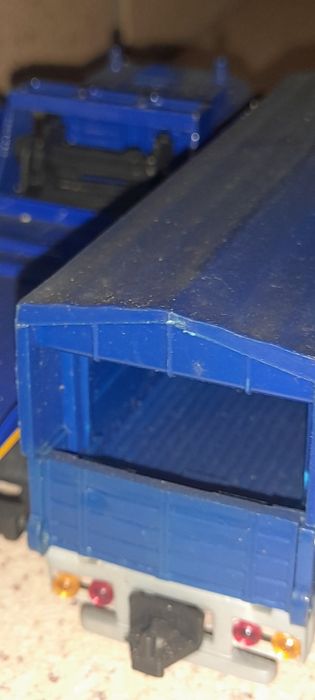 3 miniaturas camião(portes incluidos )