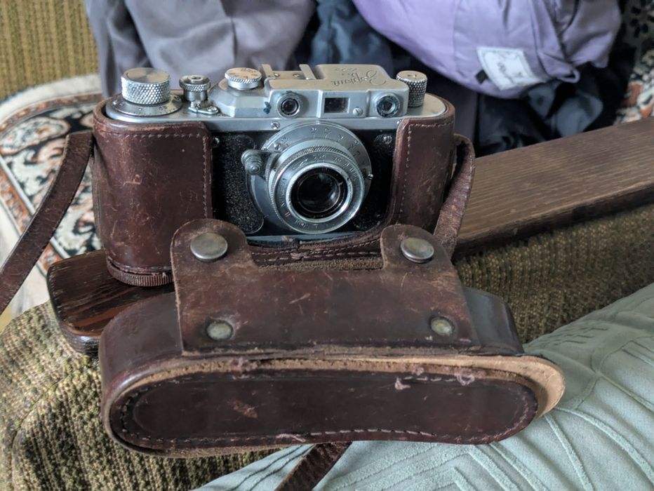 Плівковий фотоапарат Зорький