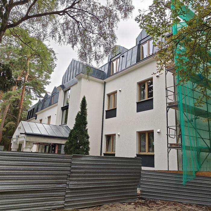 Elewacje Malarz  Poddasza Usługi malarskie. Docieplenia Elewacji.