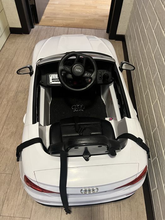 Електро машинка дитяча Audi Q5
