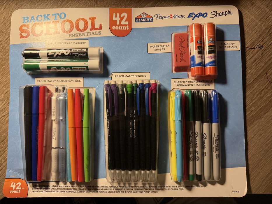 Великий канцелярний комплект Back to School Essentials Variety Pack