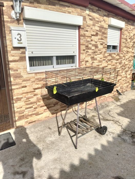 Vendo gaiola as medidas 1 m por 55