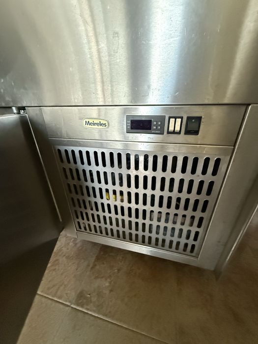 Arcas frigorificas e bancada inox MEIRELES