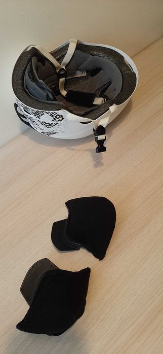 Kask narciarski Giro z uchwytem Go Pro