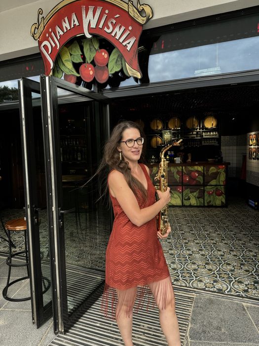 Saksofonistka oferuje koncerty oprawę muzyczną ślubów wesel