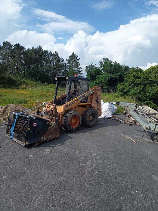 Bobcat Mustang 2044