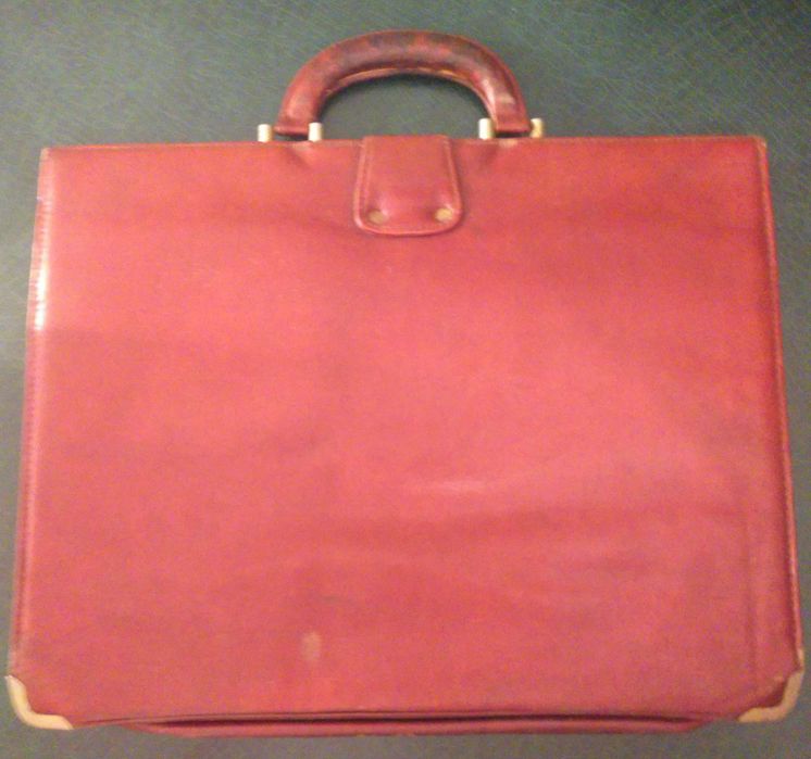 Pasta executiva em pele genuína