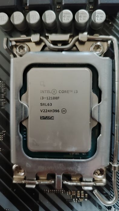 CPU Intel I3 12100F442629280624824321