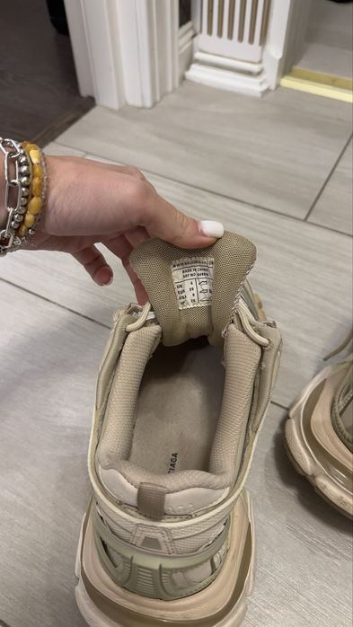Кроссовки Balenciaga Track 2 Beige