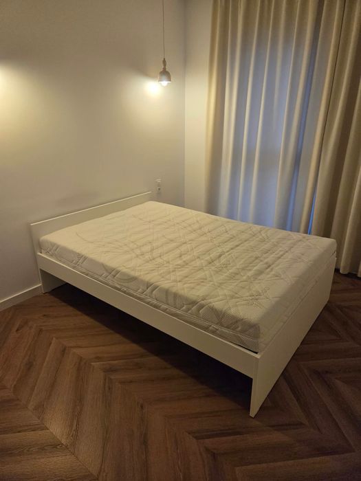 Materac wraz z łóżkiem