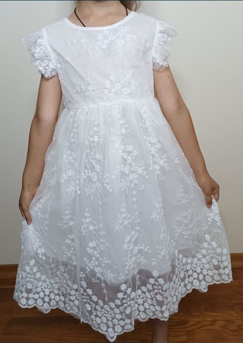 Сукні святкові на дівчаток 5-7 років
