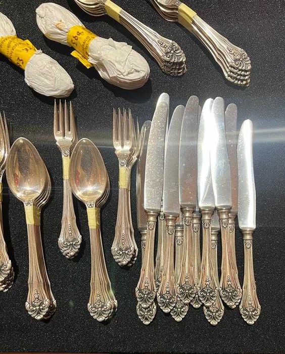 Faqueiro Completo de 12 Pessoas em Prata Portuguesa Antiga