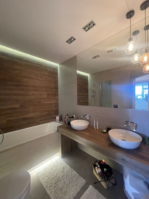 Красива стильна квртира на 6 Фонтана. Три спальні.