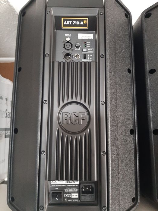 Colunas x2 RCF Art710-A MK4