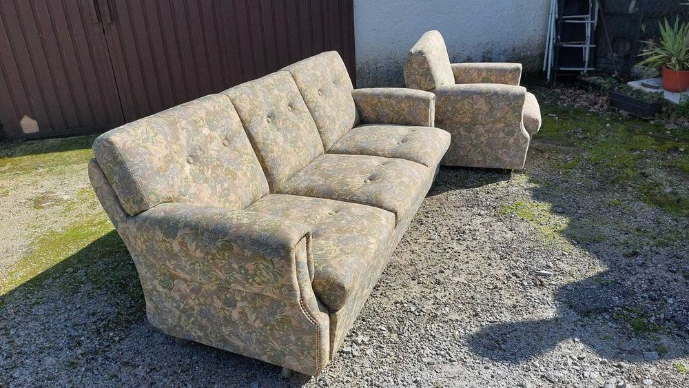 Terno de sofás em bom tecido