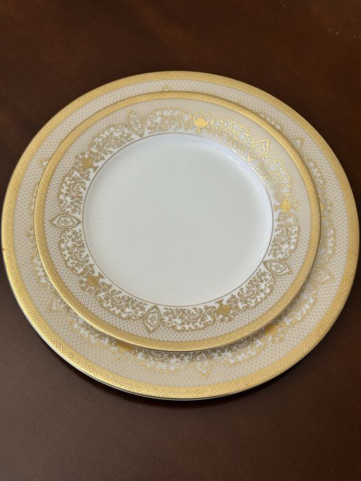 Столовий  сервіз Auratic Fine Bone China, 42 предмета,ідеальний стан