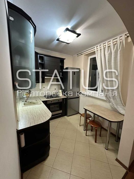 Продаж двокімнатної квартири в цегляному будинку.