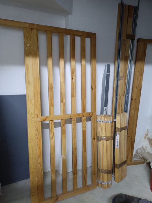 Cama IKEA TARVA em madeira maciça