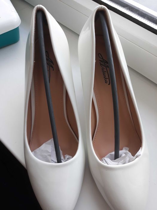 Buty do ślubu r.38 ładne i wygodne:)jak nowe!