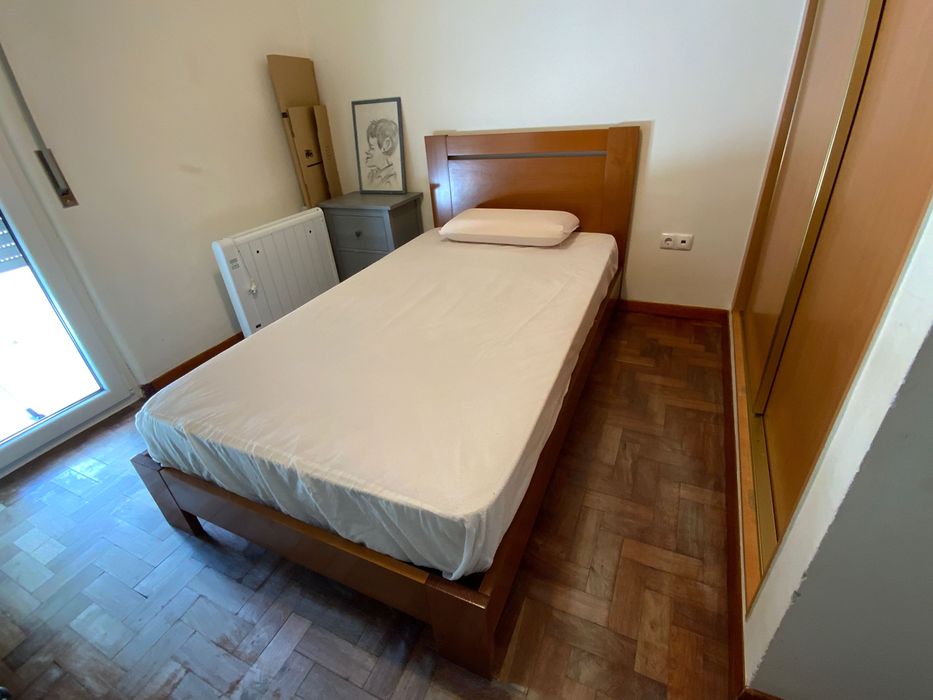 Cama de Solteiro Madeira Maciça