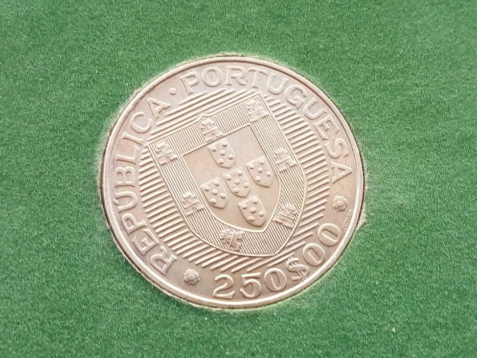 moeda de 250$00 1984 FAO Pescas BNC em caRTEIRA